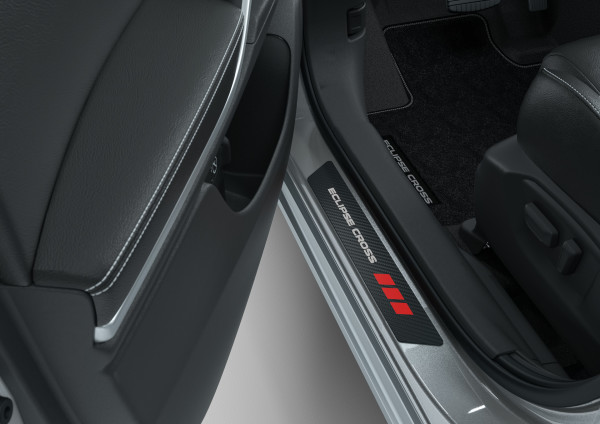 КОМПЛЕКТ НАКЛАДОК ПОРОГІВ ECLIPSE CROSS